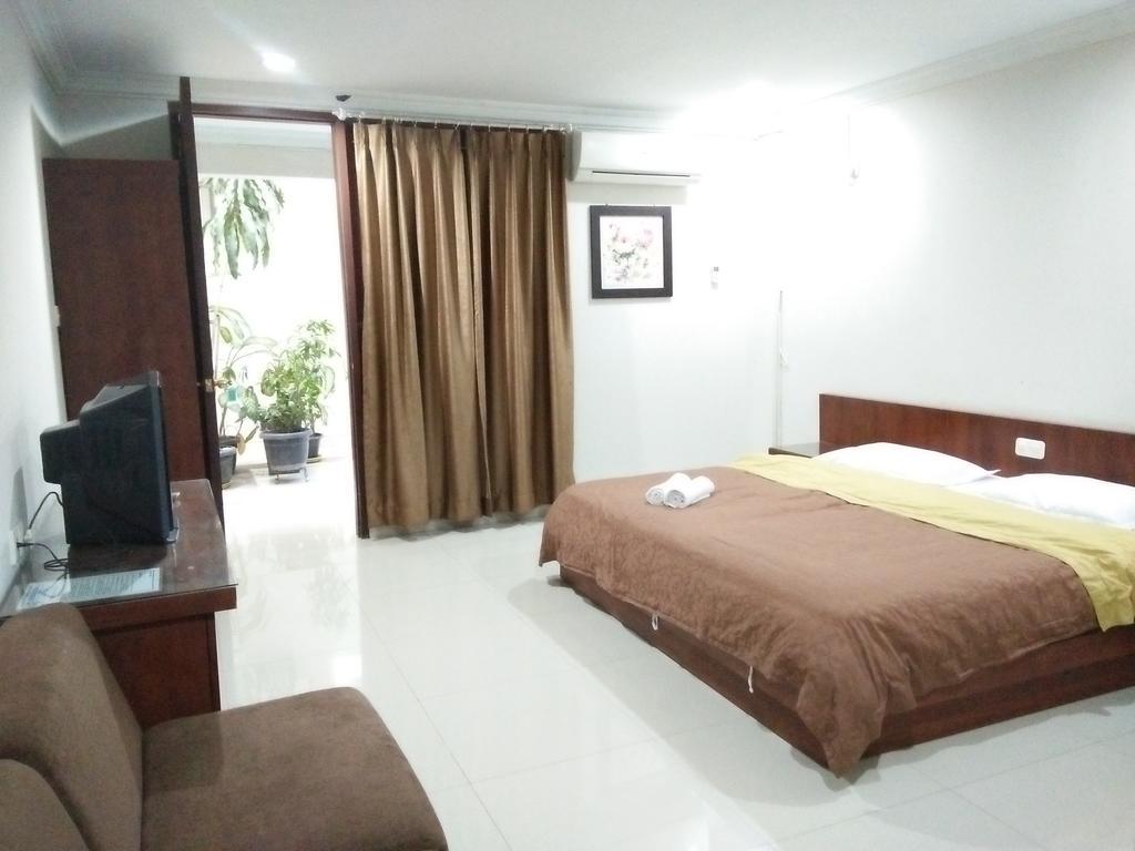 Hotel Garuda Syariah Padang  Buitenkant foto